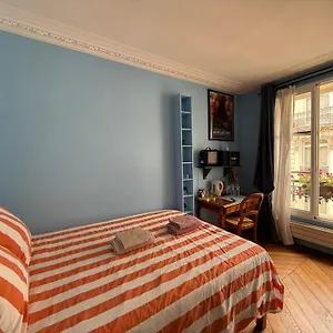 Bergere Opera Trevise - 2 Connecting With Private Bathroom And 1 Study - 35 M2 , Paris France